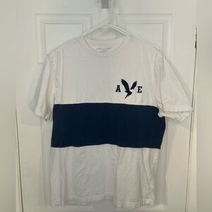 American Eagle Outfitters White and Navy Men's Tee